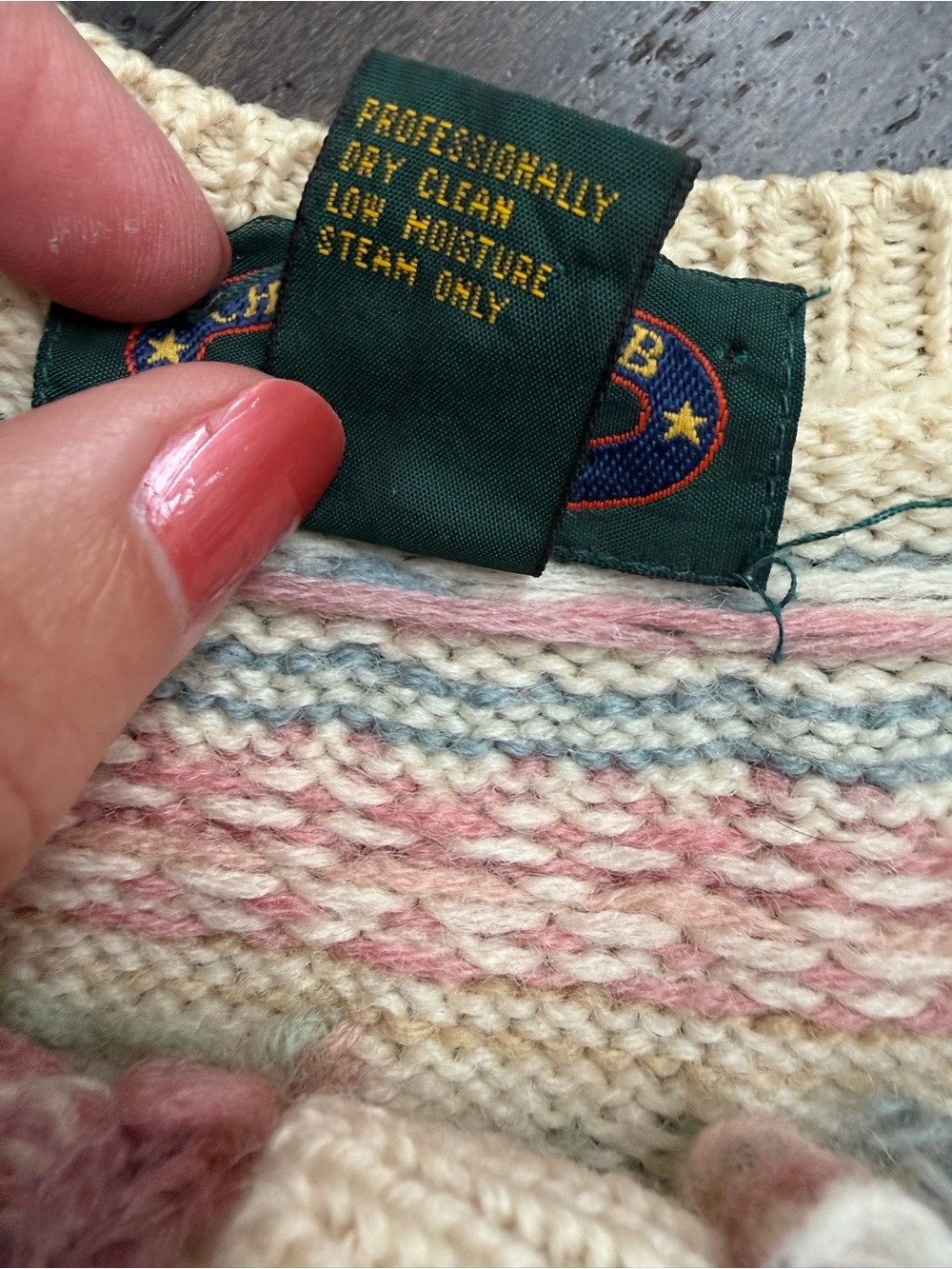 Vintage Charter Club 100% Wool Rose Fair Isle Cardigan Floral Sweater L - Picture 12 of 12